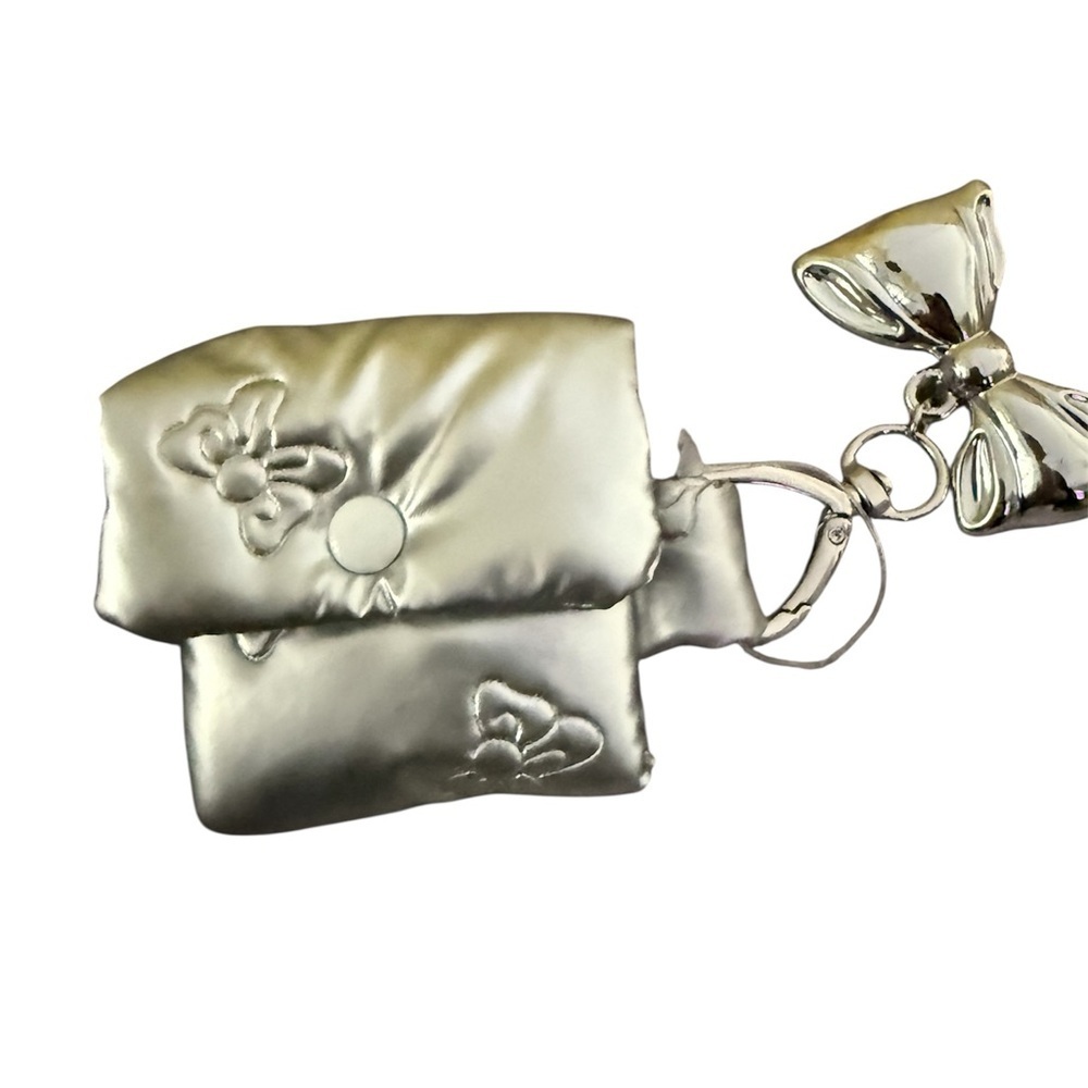Bag charm Key chain holder Silver Metallic Mini Pouch Keychain with Bow Charm - Picture 1 of 1
